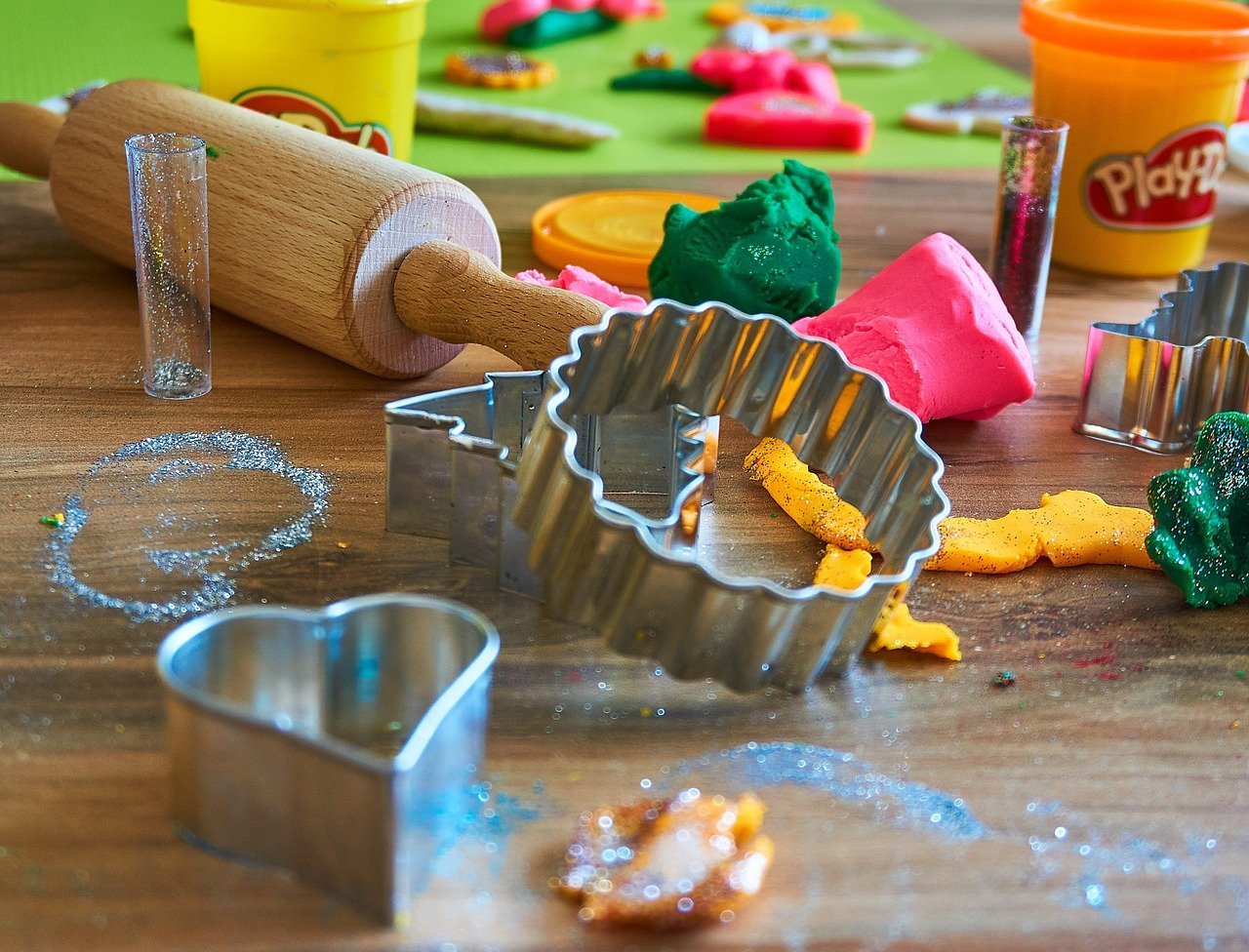 Can You Eat Playdoh? All You Need To Know (2022 Guide)